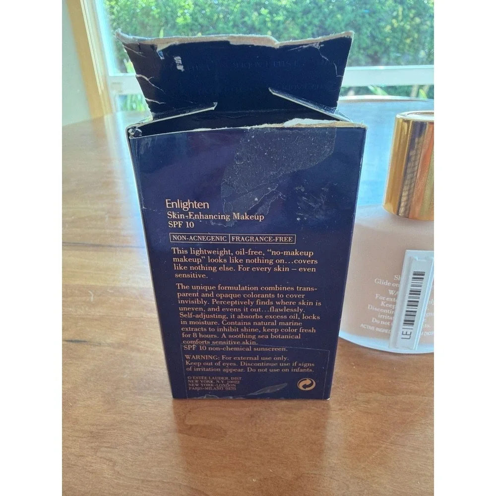 Estée Lauder Enlighten Skin-Enhancing Makeup SPF 10 Shade 05-Daybreak‎ 1 fl. oz.